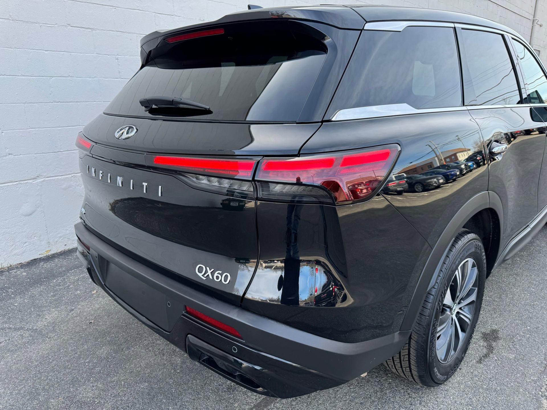 Used 2024 INFINITI QX60 Pure image 5