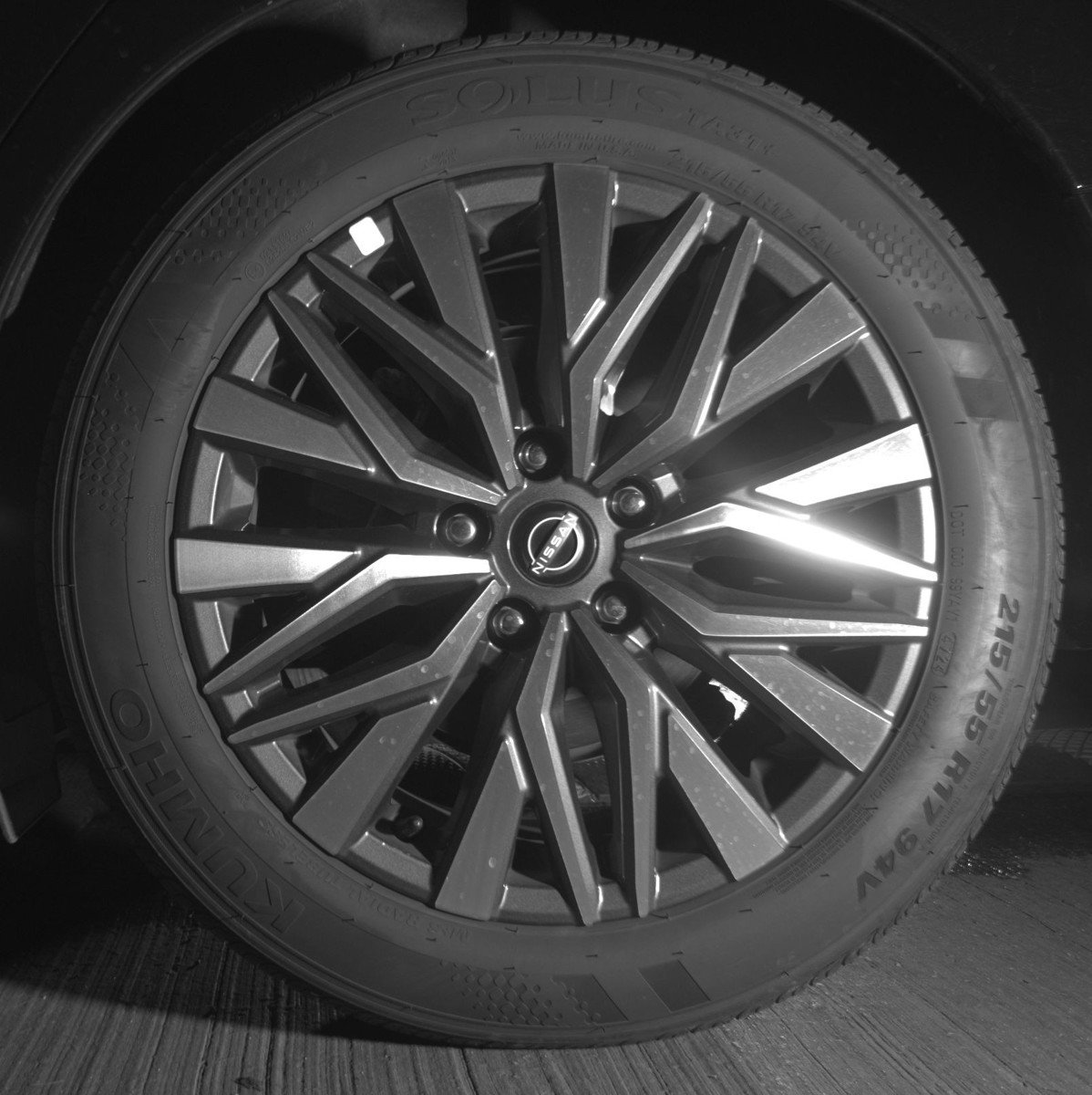 Used 2025 Nissan Altima 2.5 SV FWD image 14