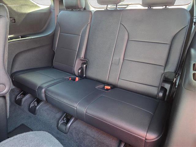 Used 2024 Chevrolet Traverse LT image 19