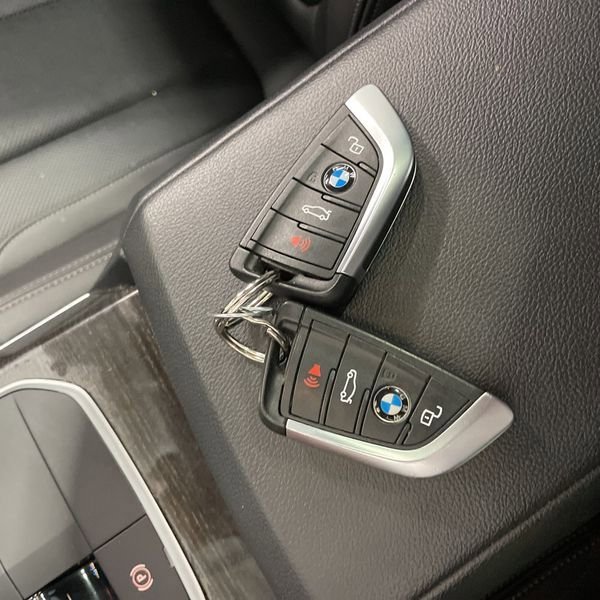 Used 2022 BMW 330e xDrive w/ Driving Assistance Package image 24