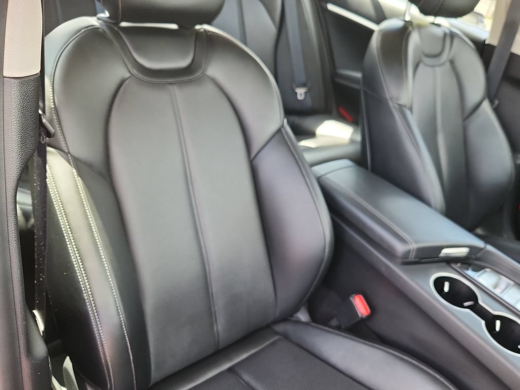 Used 2021 Genesis G70 2.0T AWD/4WD image 16