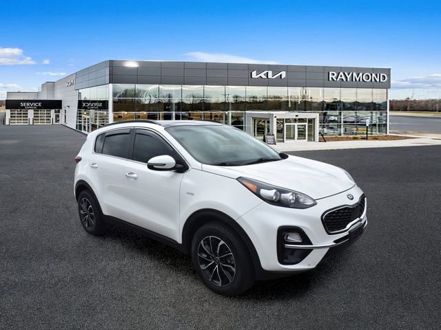 Certified 2022 Kia Sportage EX w/ EX Technology Package AWD/4WD image 11