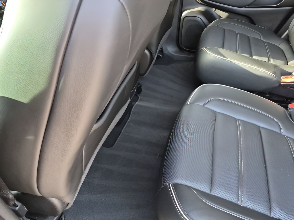 Used 2021 GMC Acadia Denali w/ Denali Technology Package FWD image 39