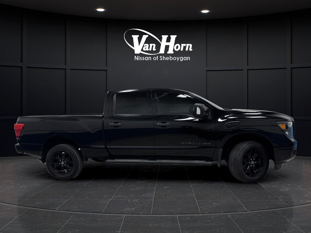 Used 2018 Nissan Titan SV w/ SV Convenience Package AWD/4WD image 2