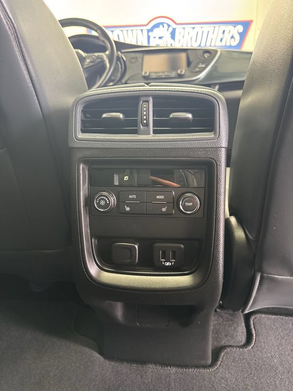 Used 2020 Buick Envision Essence w/ Experience Buick Package FWD image 22