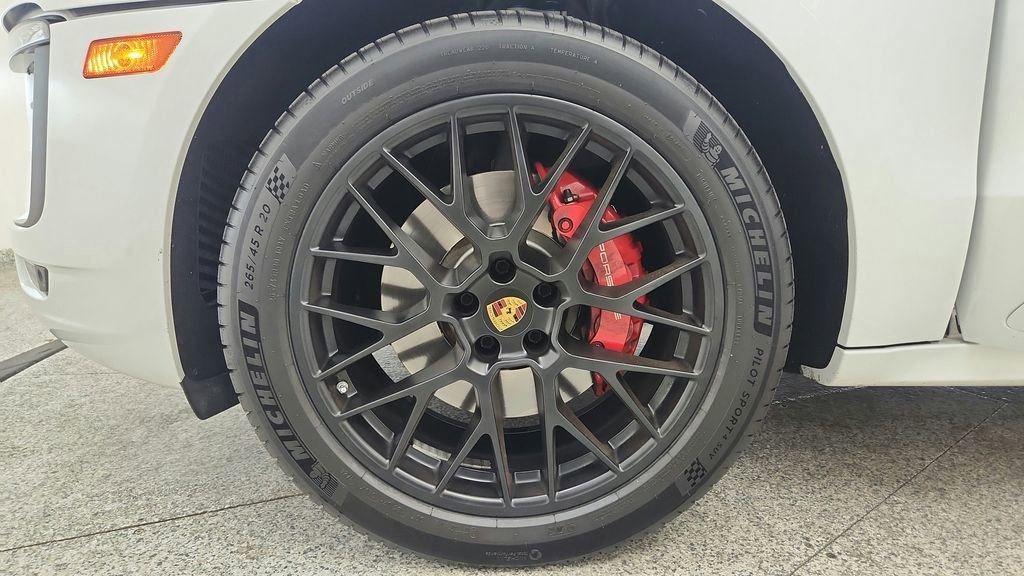Used 2017 Porsche Macan GTS AWD/4WD image 42