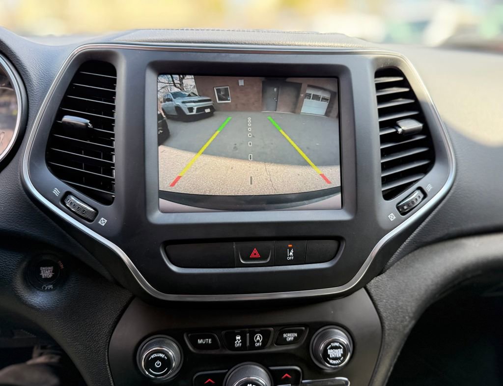 Used 2022 Jeep Cherokee Latitude Lux AWD/4WD image 31