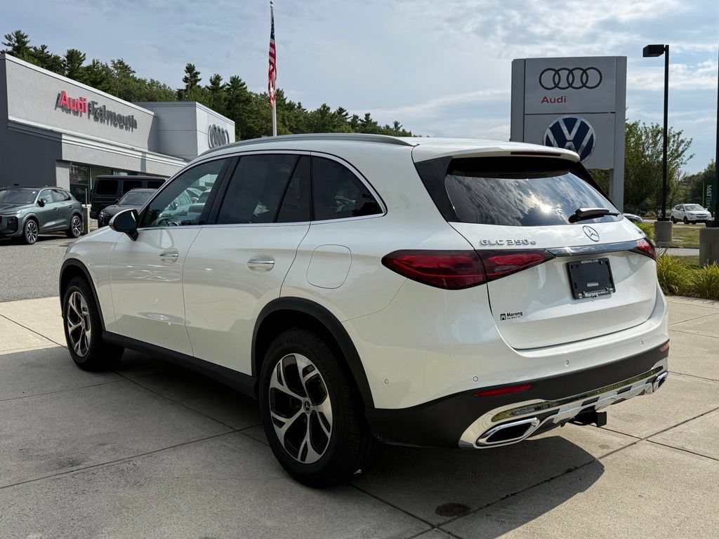 Used 2025 Mercedes-Benz GLC 350e 4MATIC image 13