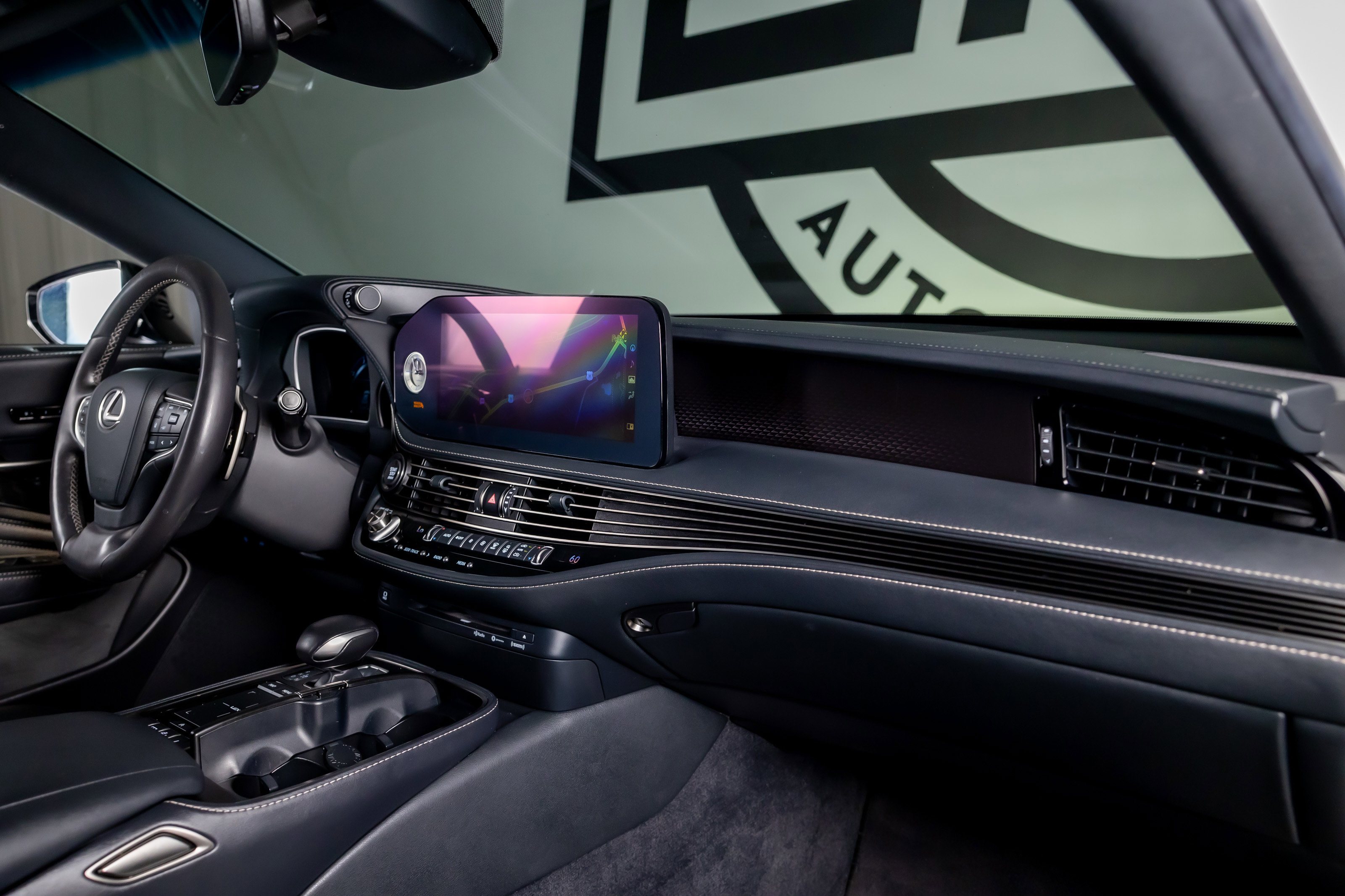 Used 2021 Lexus LS 500 w/ Accessory Package (Z2) RWD image 27