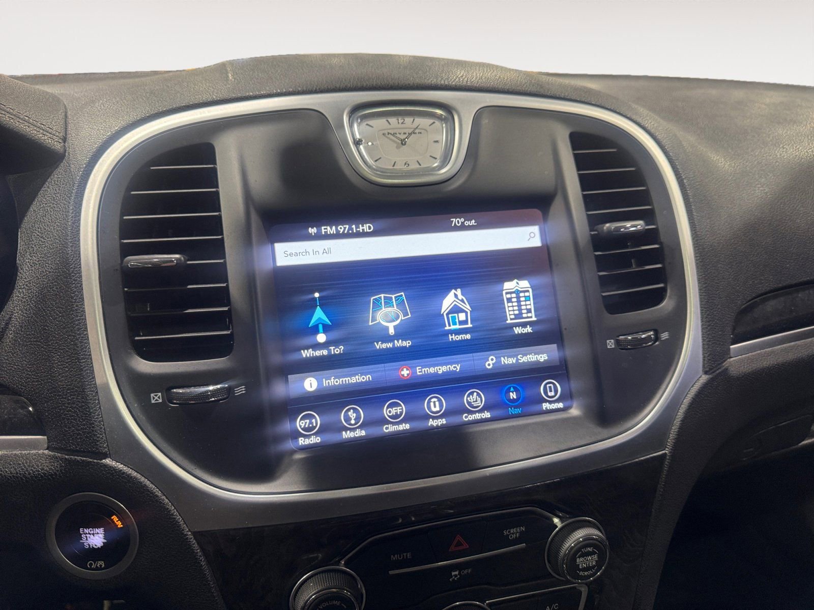 Used 2019 Chrysler 300 Limited w/ Light Group image 28