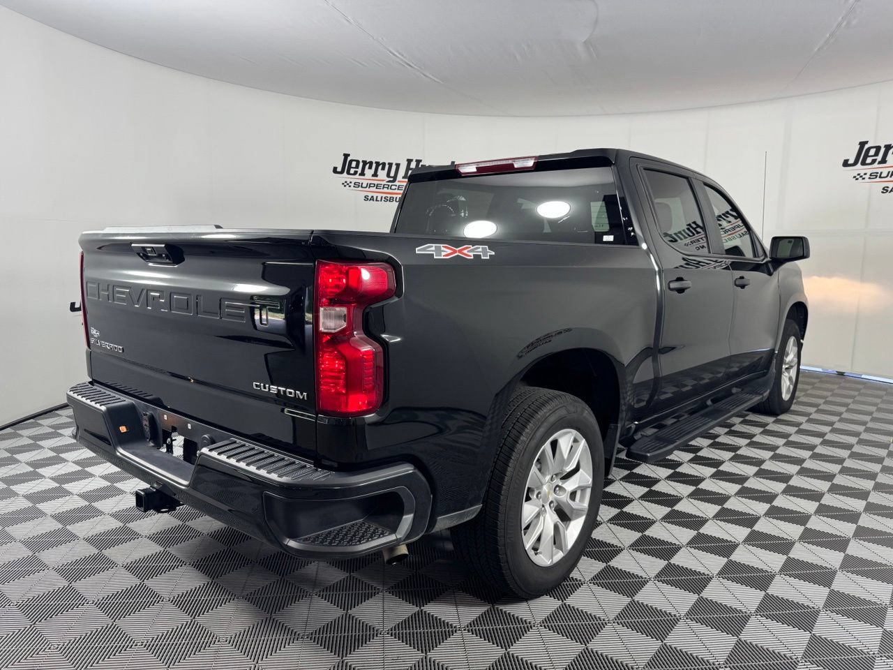 Used 2025 Chevrolet Silverado 1500 Custom AWD/4WD image 6
