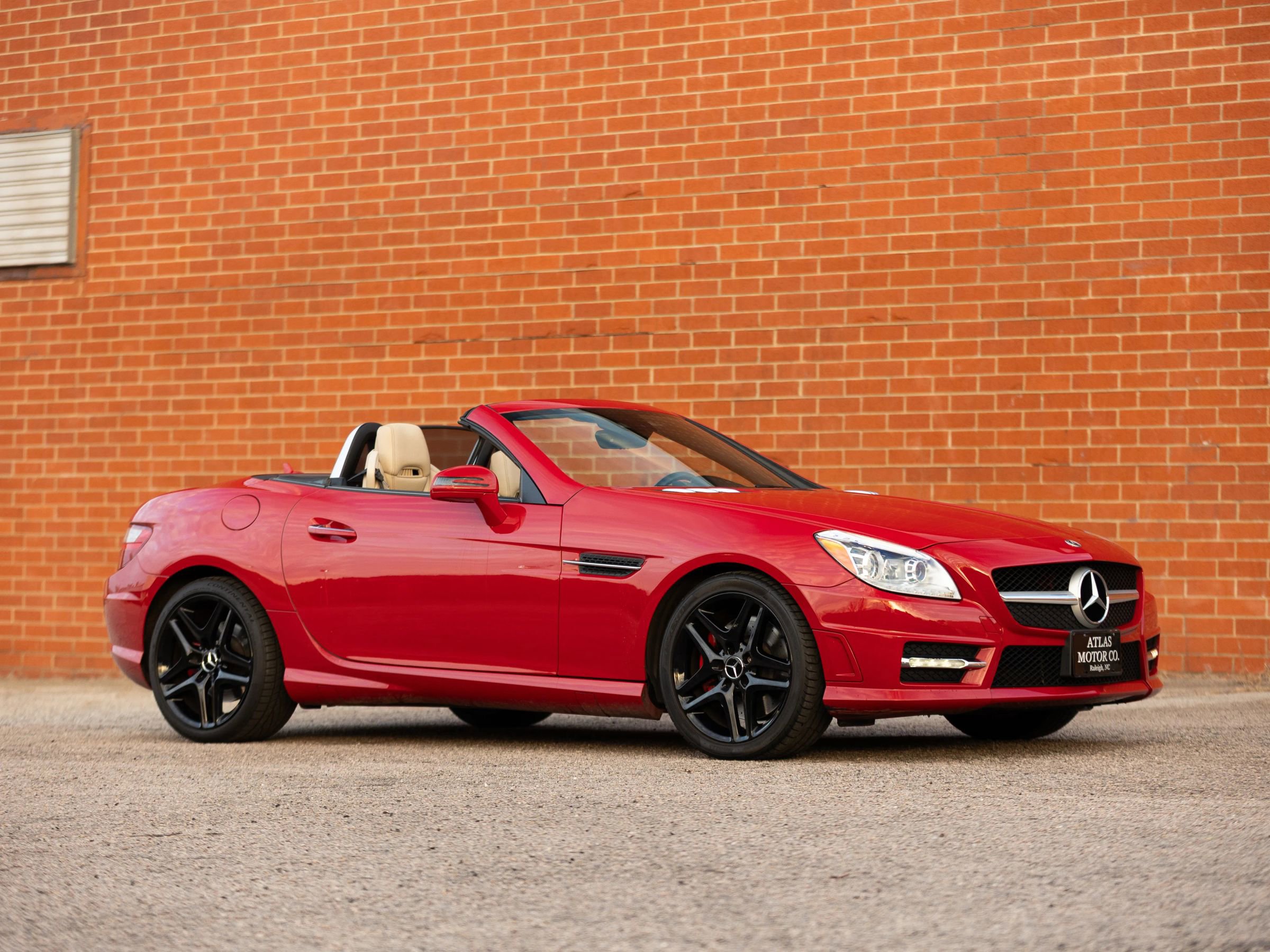 Used 2016 Mercedes-Benz SLK 350 image 4