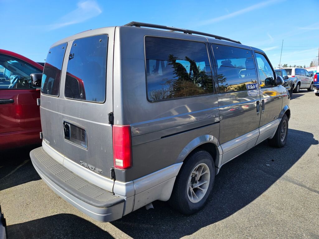 Used 1999 Chevrolet Astro Passenger image 2