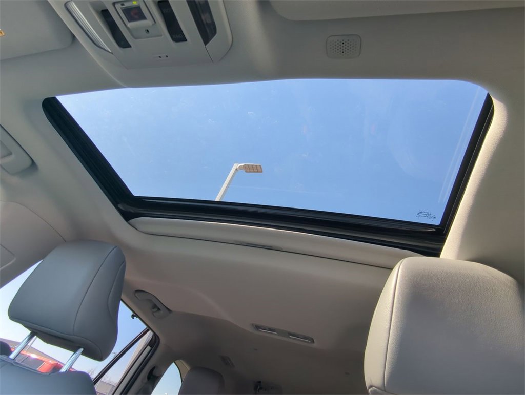 Used 2021 Toyota Highlander XLE image 29