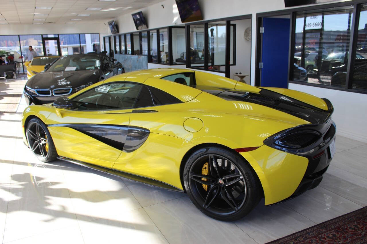 Used 2018 McLaren 570S Spider RWD image 4