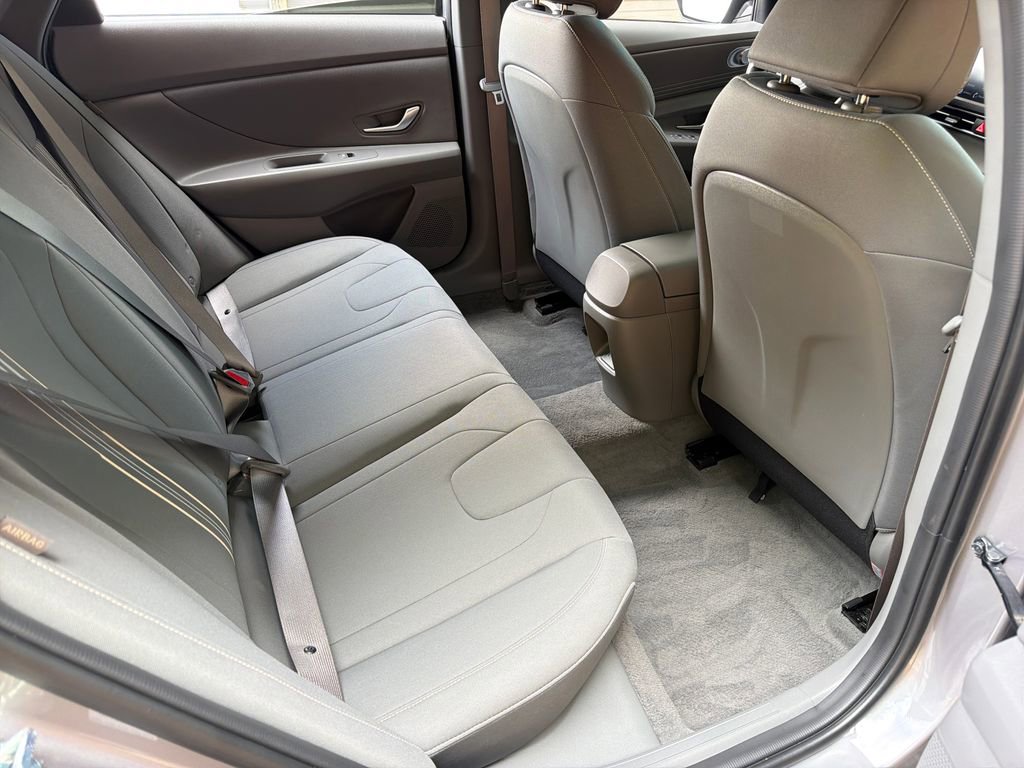 Used 2025 Hyundai Elantra Sport FWD image 30