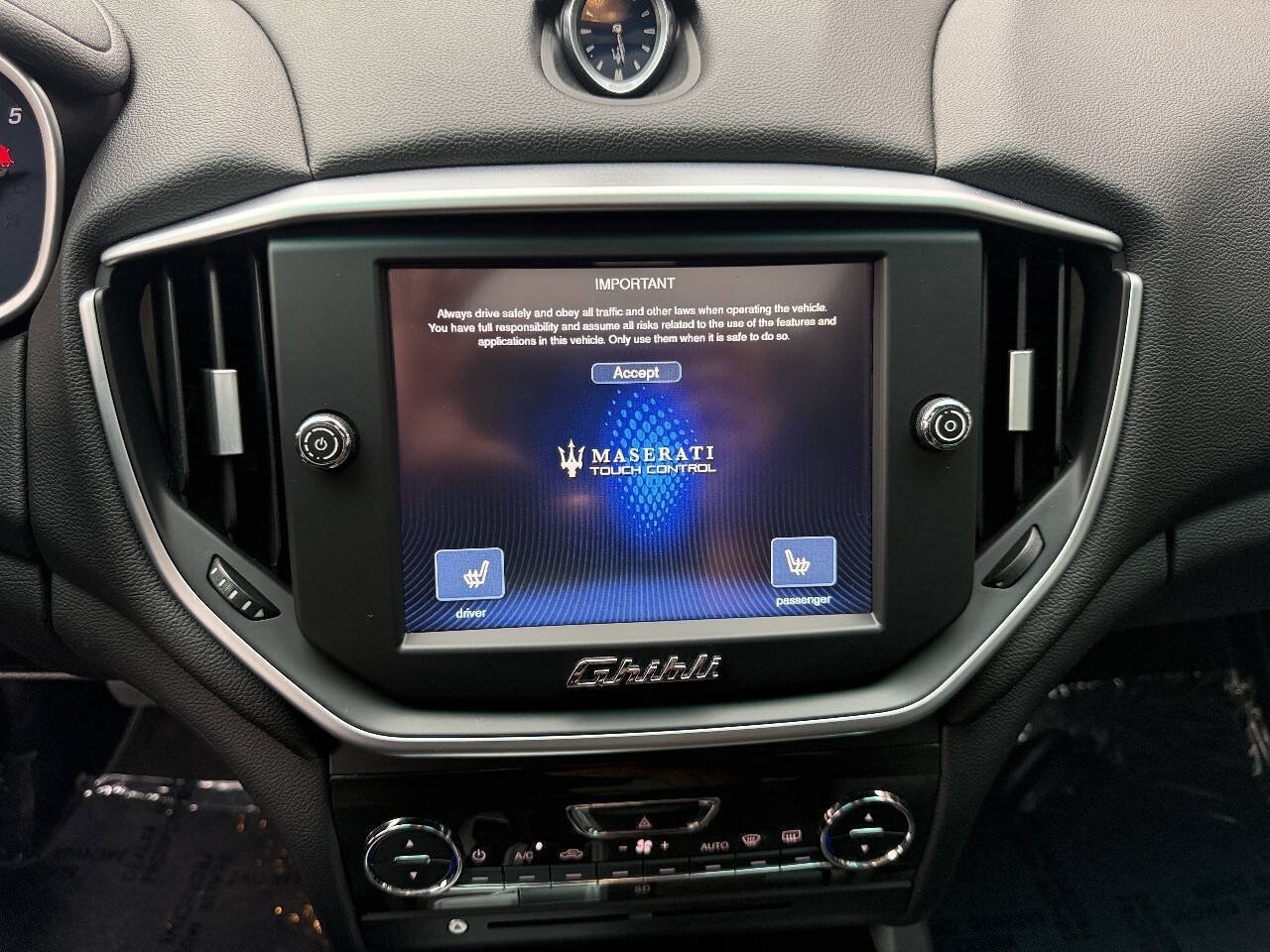 Used 2015 Maserati Ghibli RWD image 14