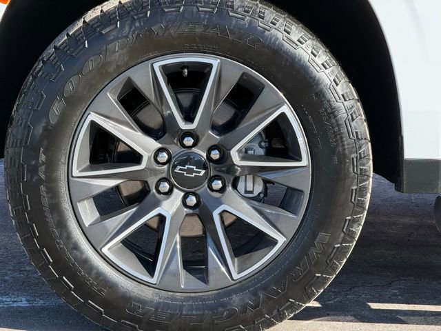 Used 2021 Chevrolet Tahoe Z71 w/ Rear Media and Nav Package image 12