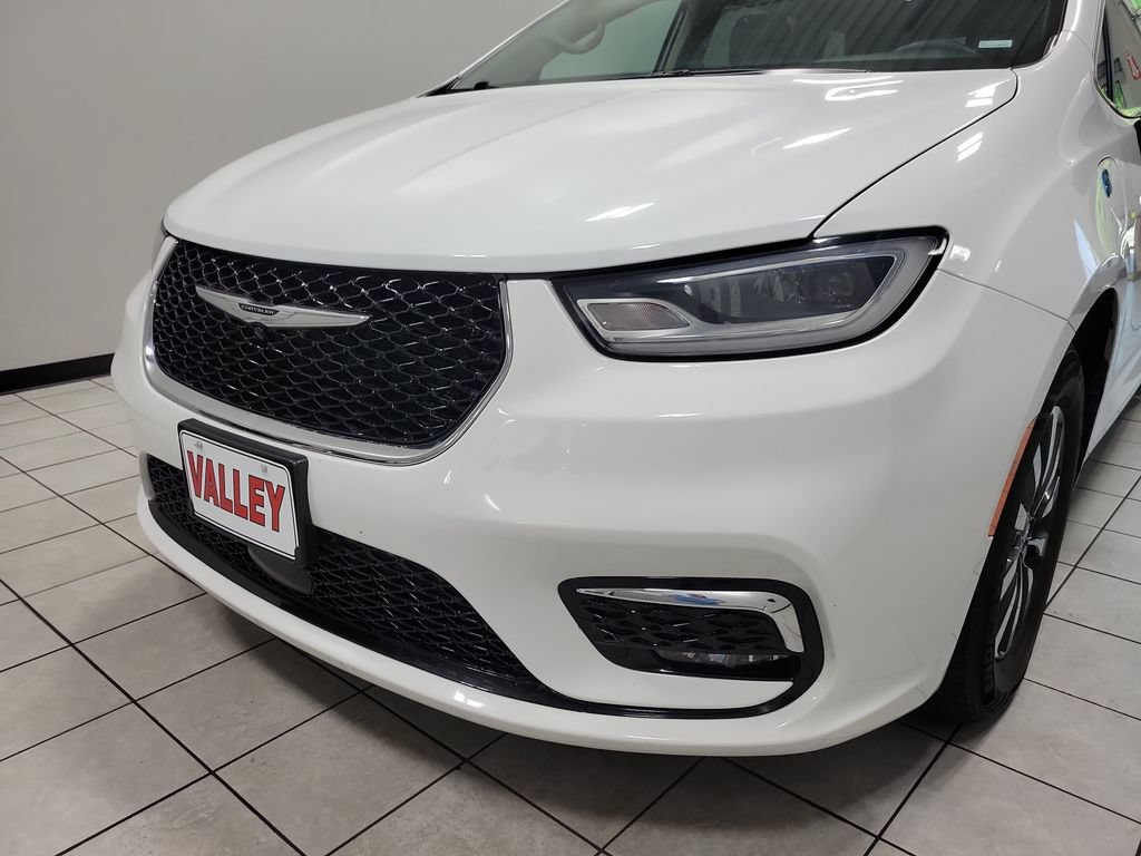 Used 2023 Chrysler Pacifica Touring-L FWD image 24