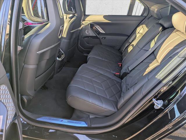 Used 2025 BMW i7 xDrive60 image 20