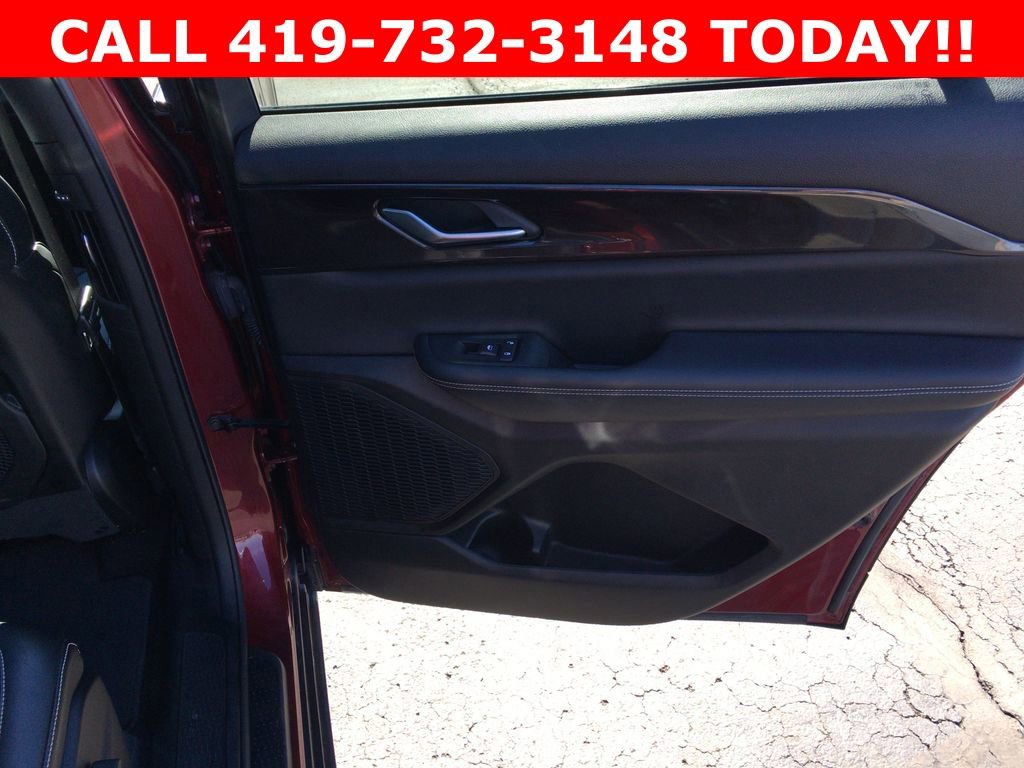 Used 2023 Jeep Grand Cherokee L Laredo AWD/4WD image 17