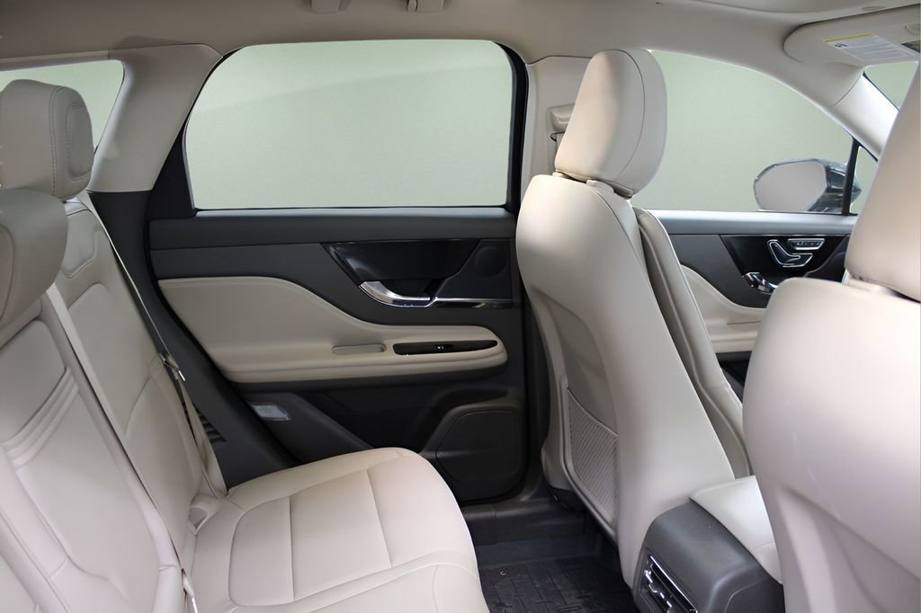 Used 2024 Lincoln Corsair Reserve w/ Equipment Group 201A image 27