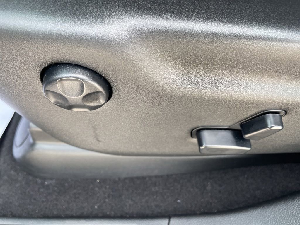 Used 2020 Dodge Durango SXT image 12