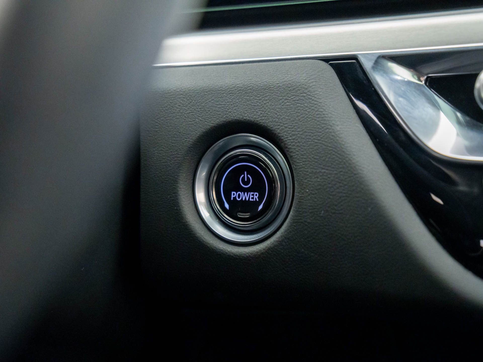 Certified 2025 Cadillac Lyriq Luxury w/ LPO, Floor Liner Package image 25