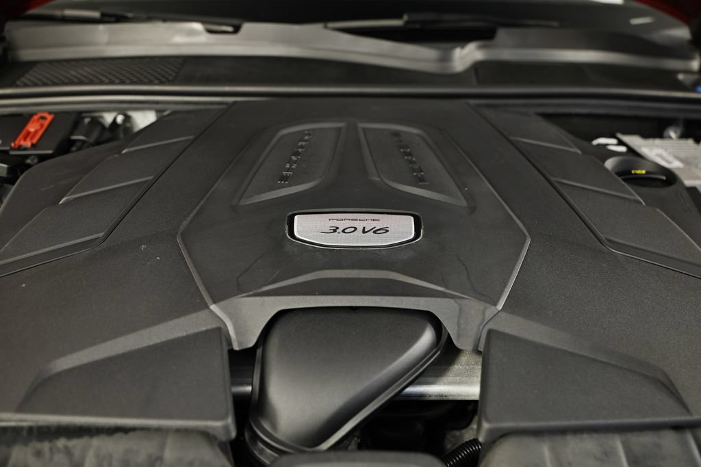 Certified 2023 Porsche Cayenne Coupe AWD/4WD image 27