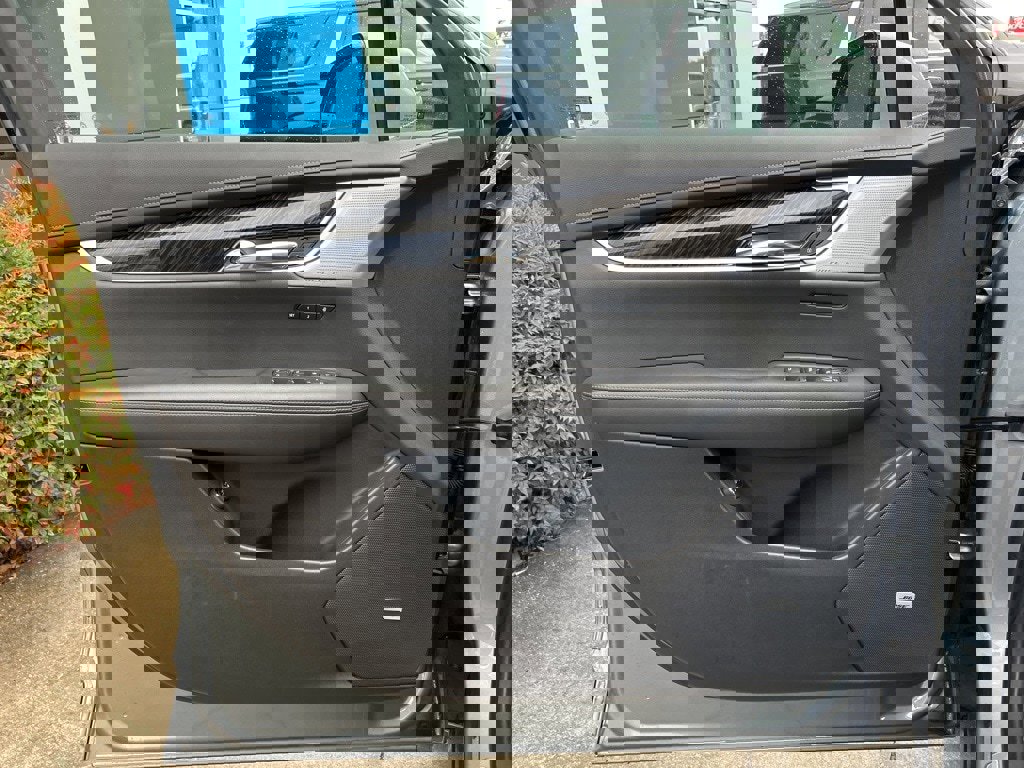 Used 2024 Cadillac XT6 Premium Luxury image 24