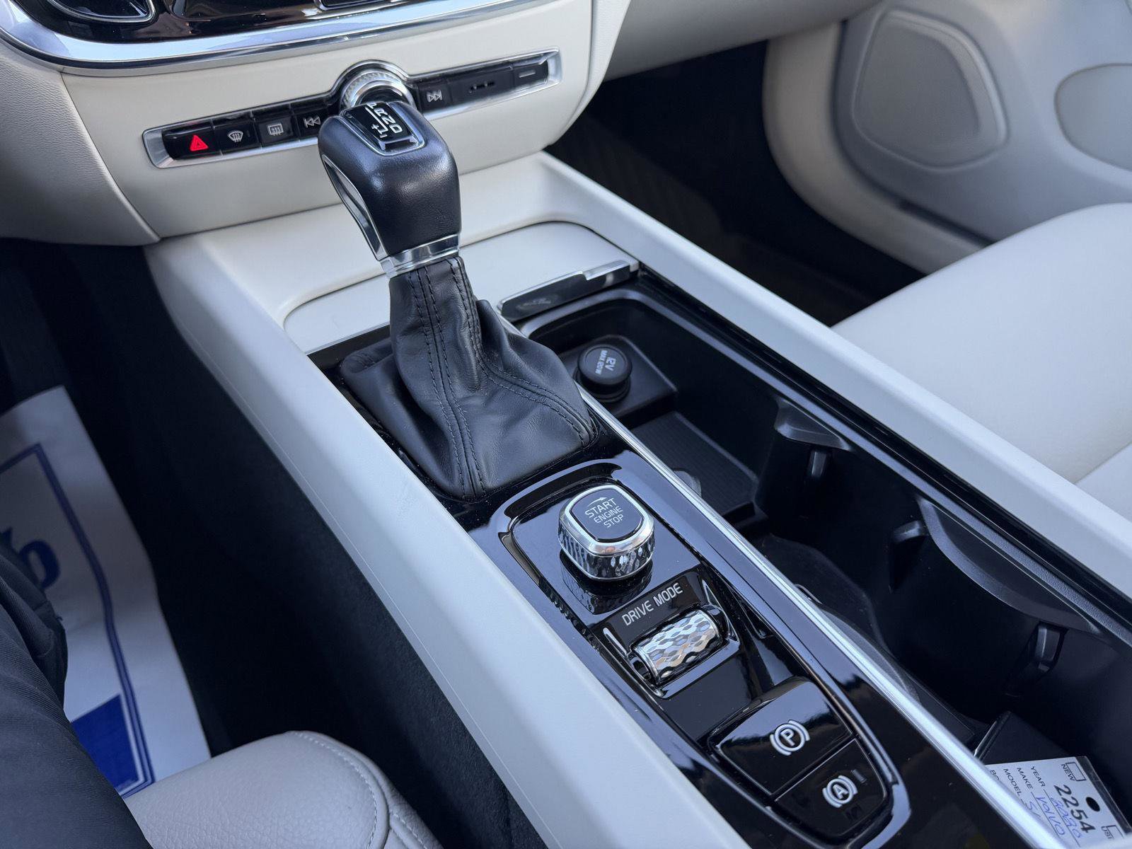 Used 2020 Volvo S60 T5 Momentum image 17