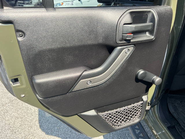 Used 2015 Jeep Wrangler Unlimited Sport w/ Max Tow Package AWD/4WD image 26