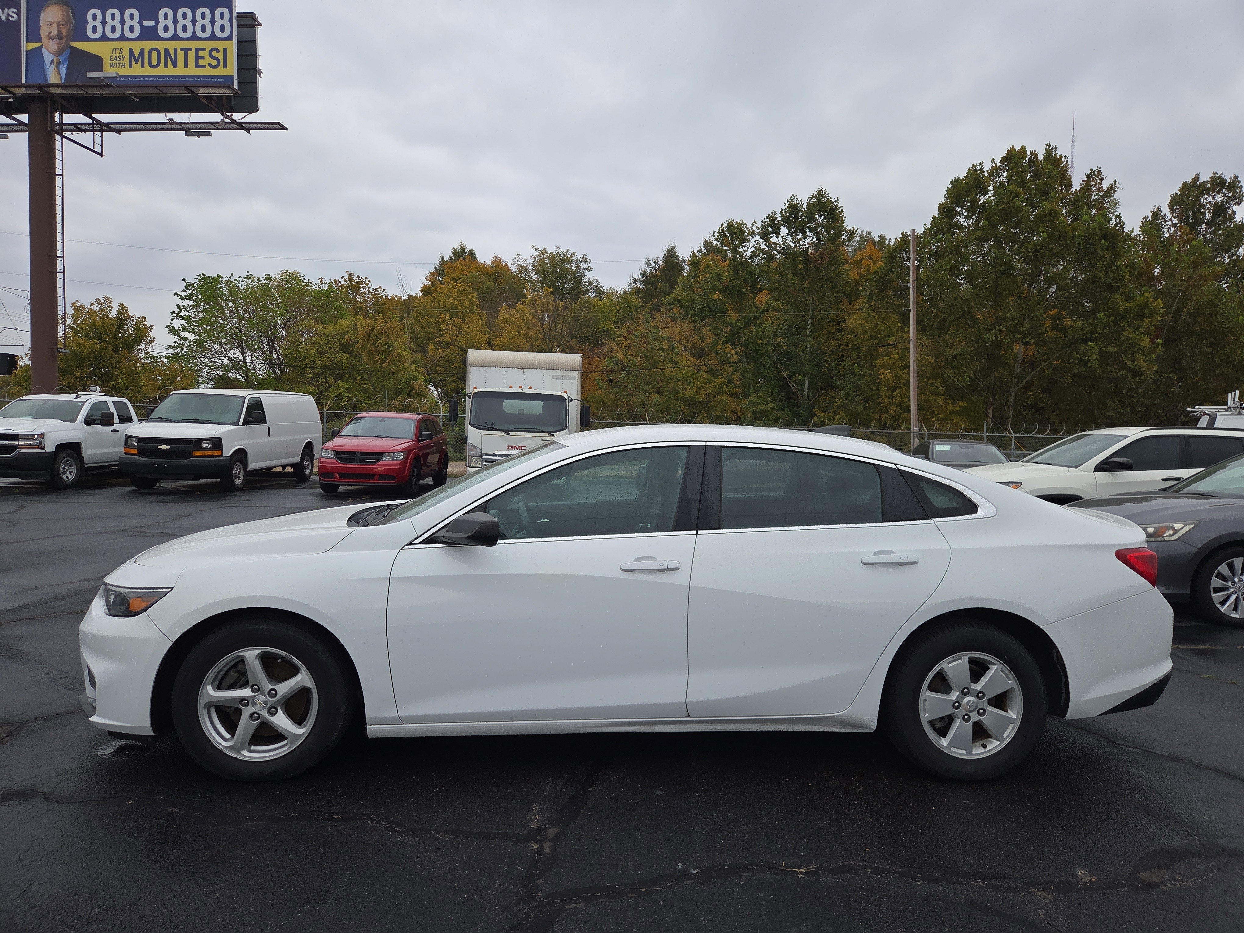 Used 2018 Chevrolet Malibu LS FWD image 2