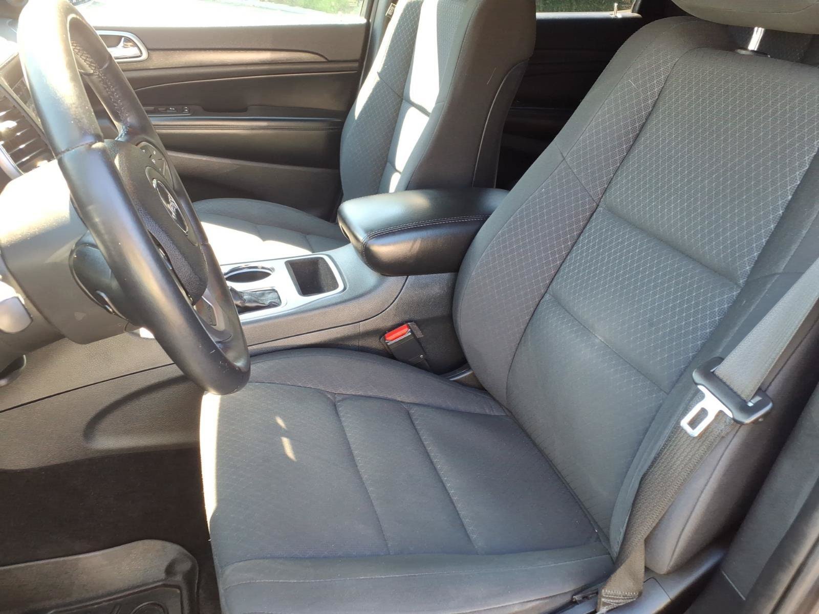 Used 2018 Jeep Grand Cherokee Laredo AWD/4WD image 12