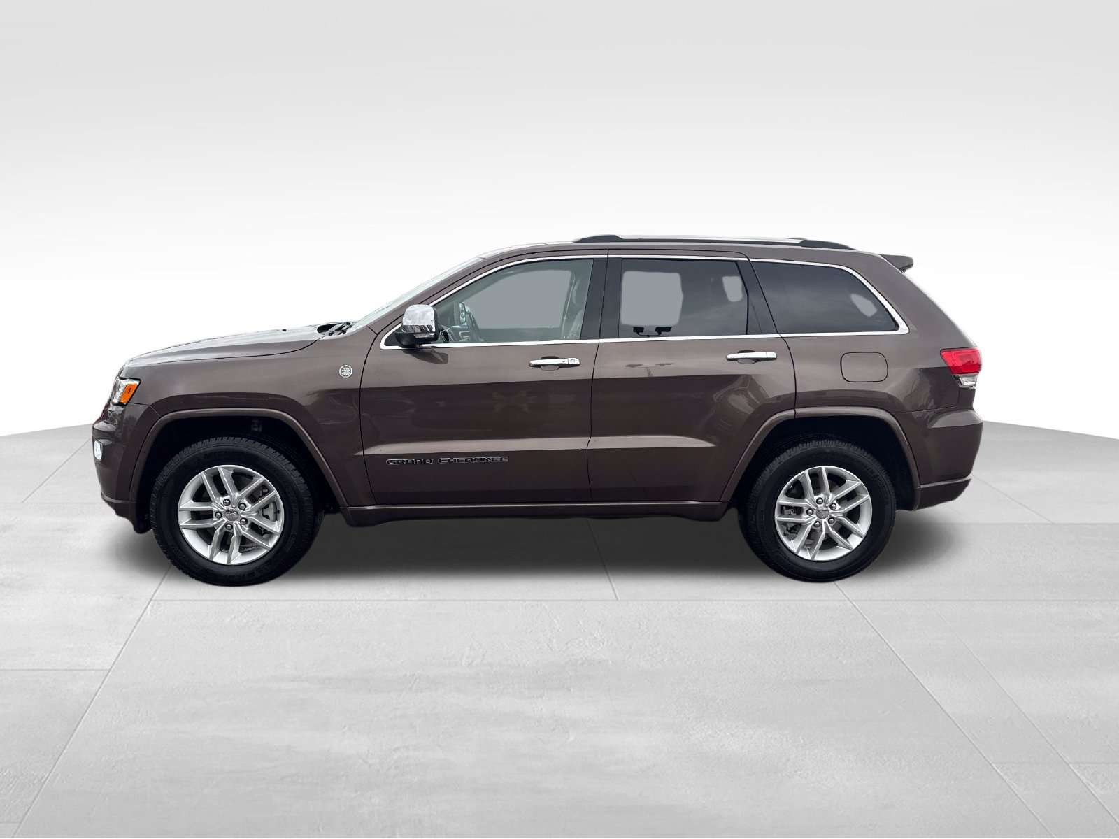 Used 2017 Jeep Grand Cherokee Overland AWD/4WD image 16