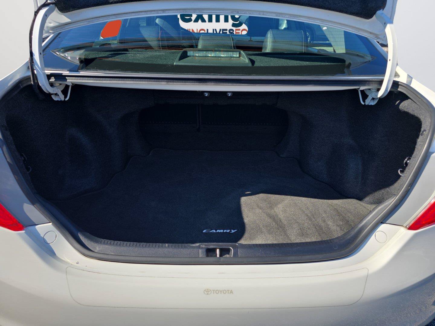 Used 2014 Toyota Camry SE FWD image 26