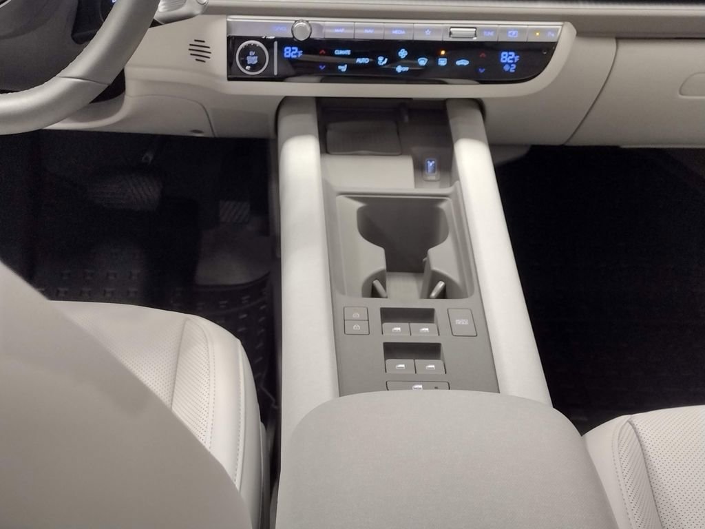 Certified 2025 Hyundai Ioniq 6 SEL image 35