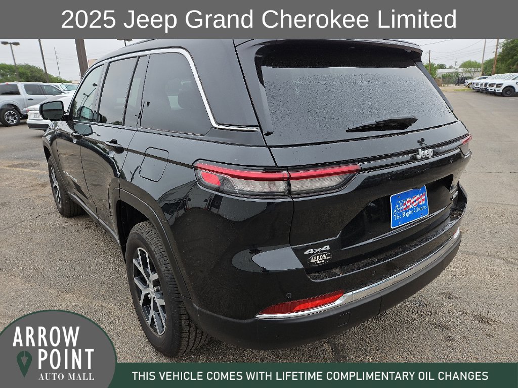 Used 2025 Jeep Grand Cherokee Limited AWD/4WD image 9