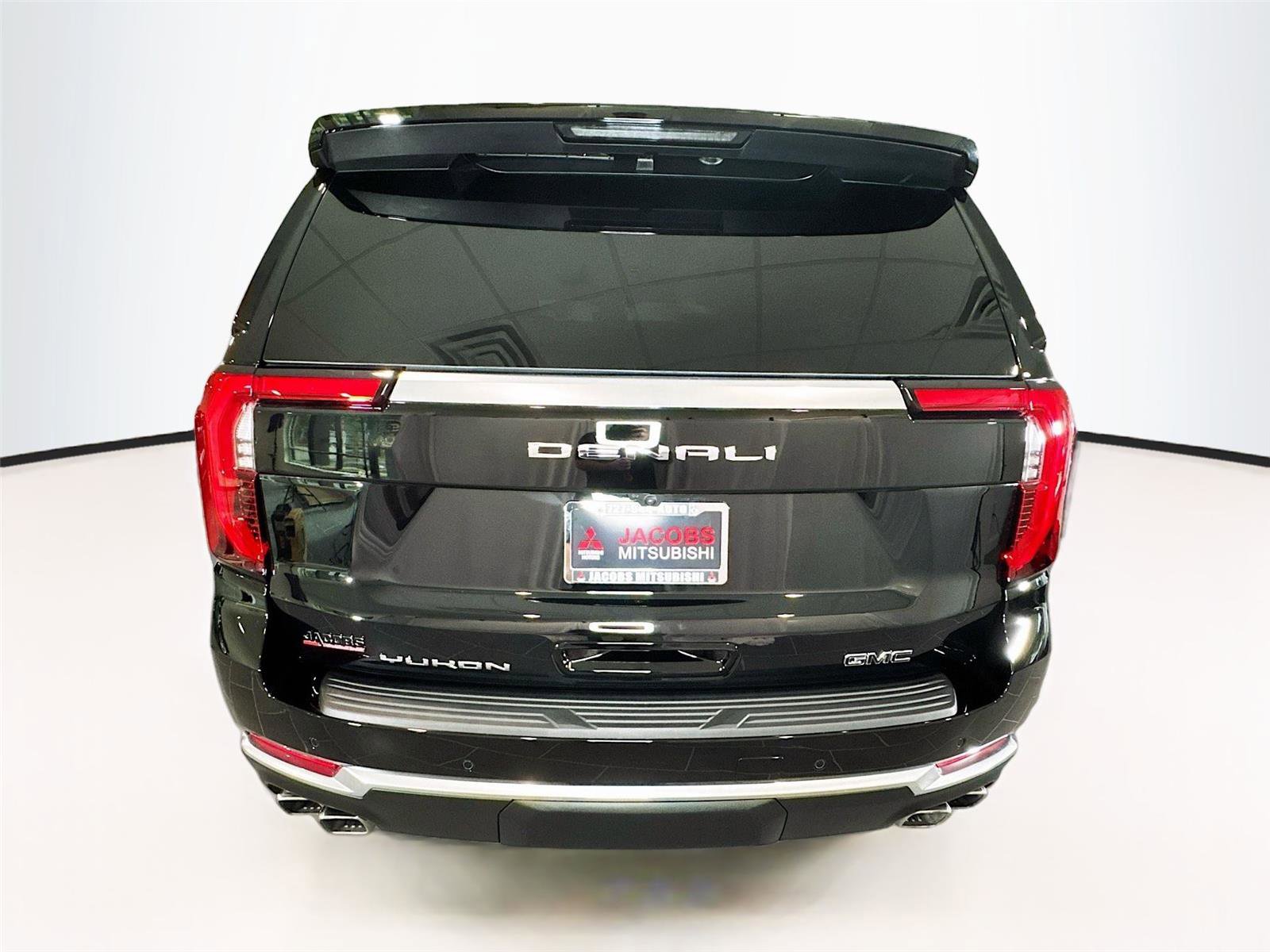 Used 2026 GMC Yukon Denali w/ Sun & Power Step Package AWD/4WD image 28