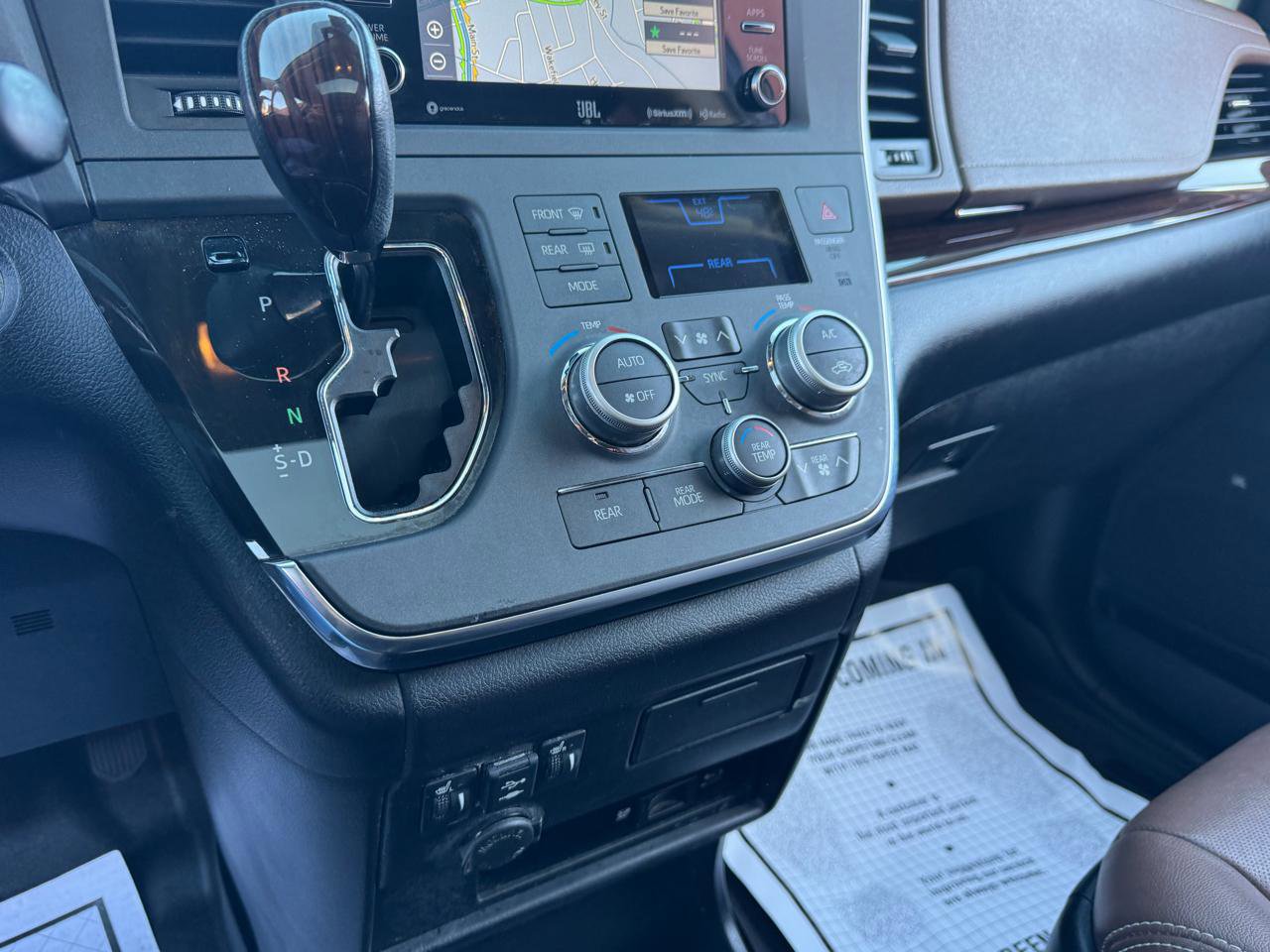 Used 2018 Toyota Sienna Limited Premium image 24