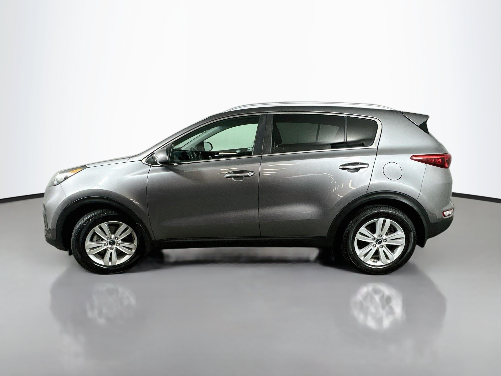 Used 2017 Kia Sportage LX w/ LX Popular Package FWD image 4