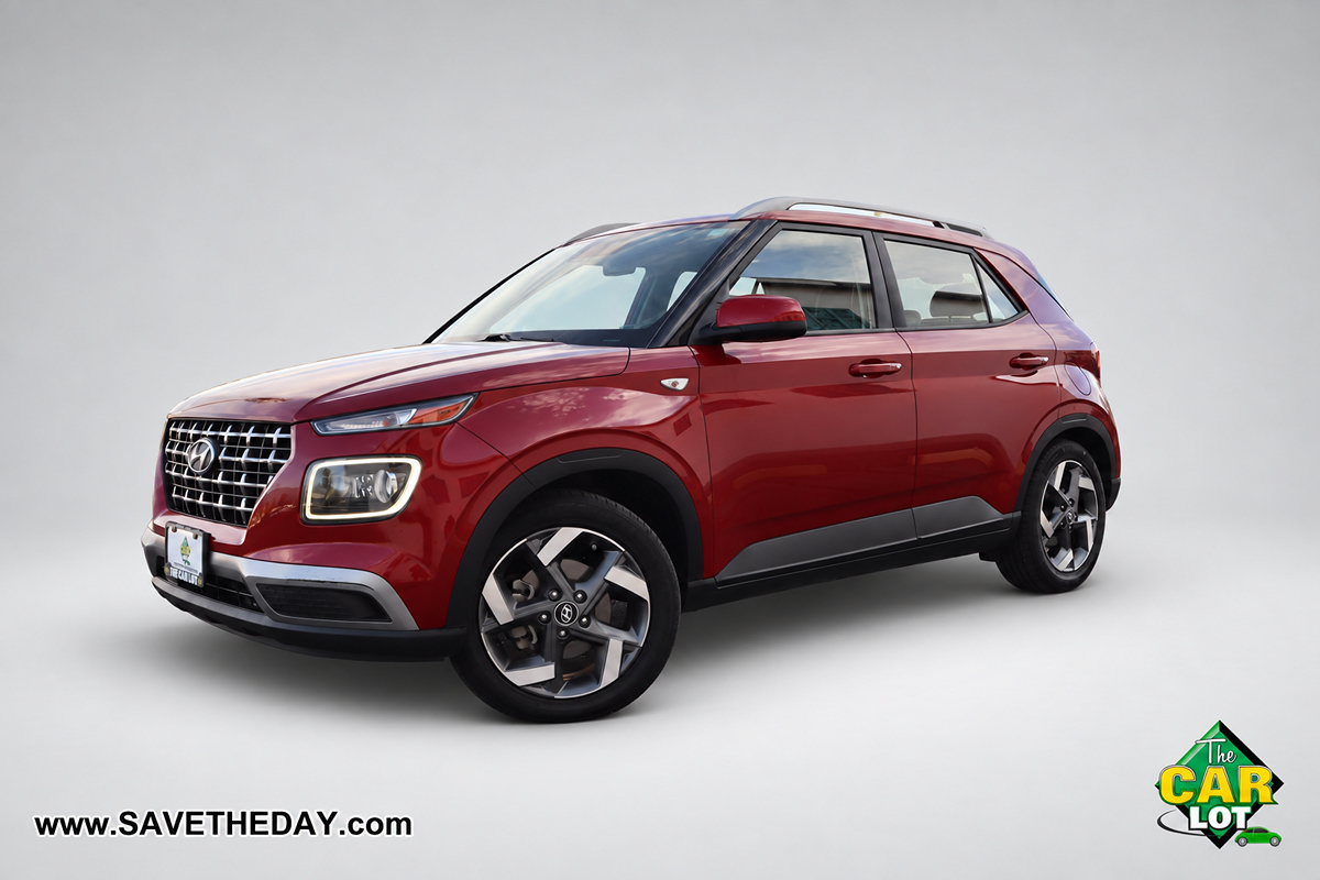 Used 2022 Hyundai Venue Limited FWD image 2