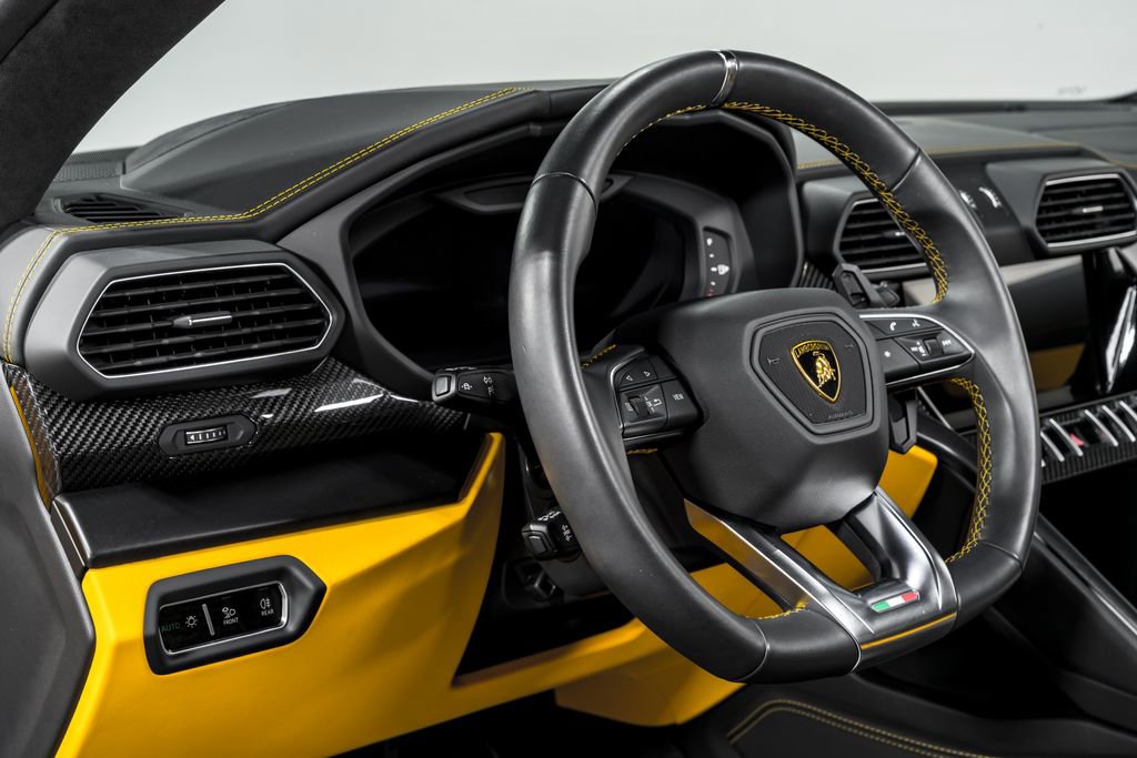 Used 2022 Lamborghini Urus AWD/4WD image 13