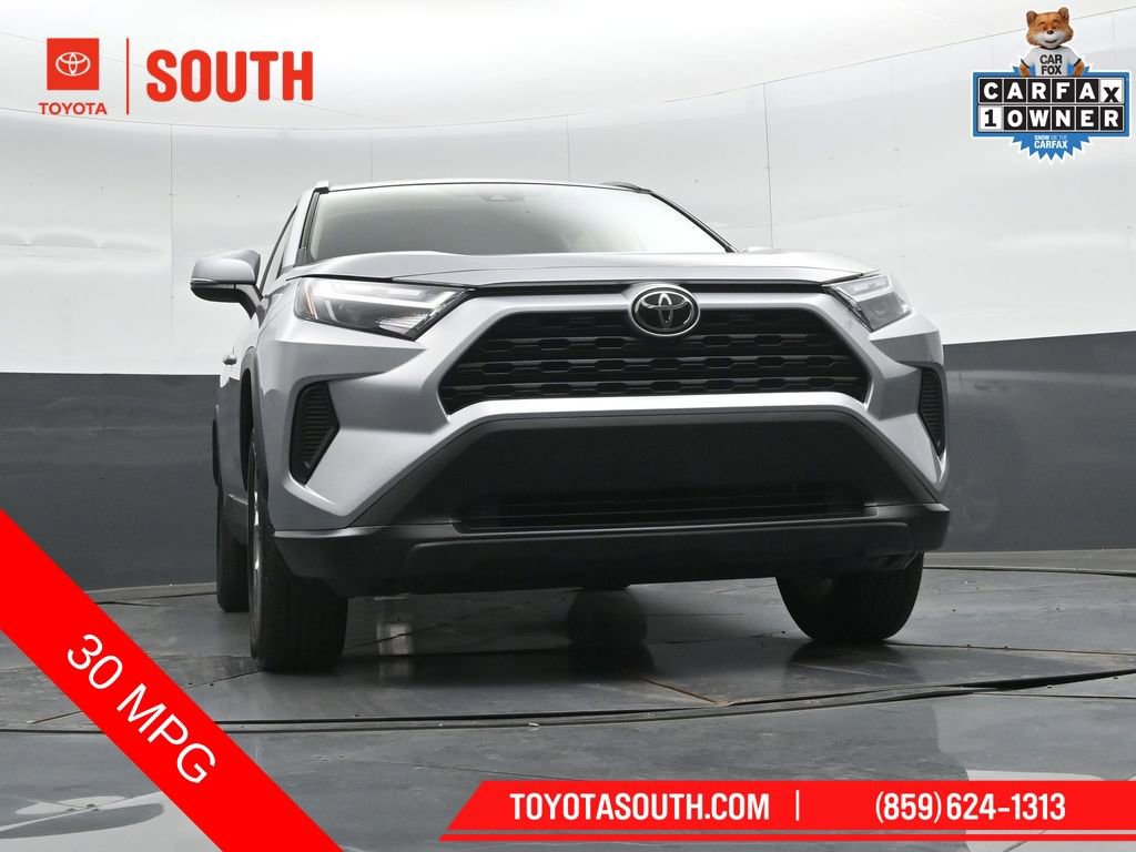 Used 2025 Toyota RAV4 XLE image 39