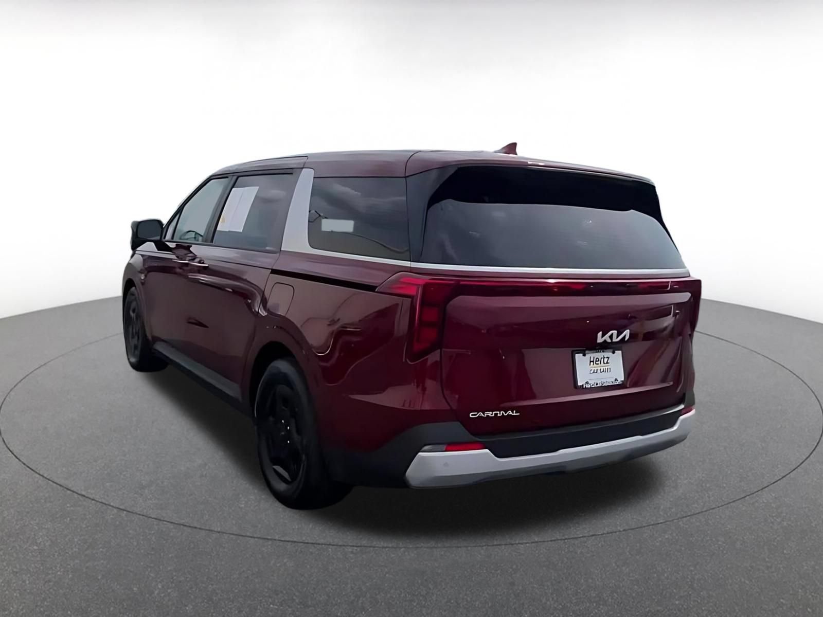 Used 2026 Kia Carnival FWD image 11