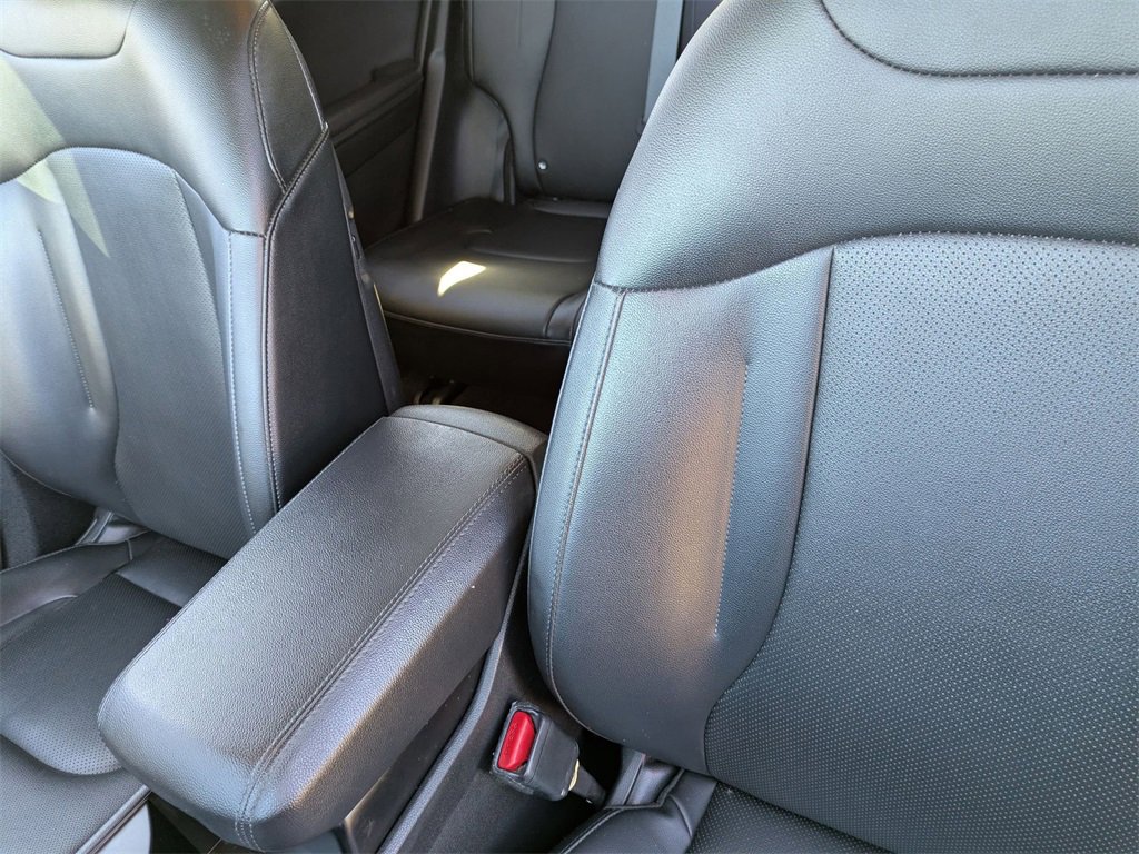 Used 2024 Kia Sportage EX image 16