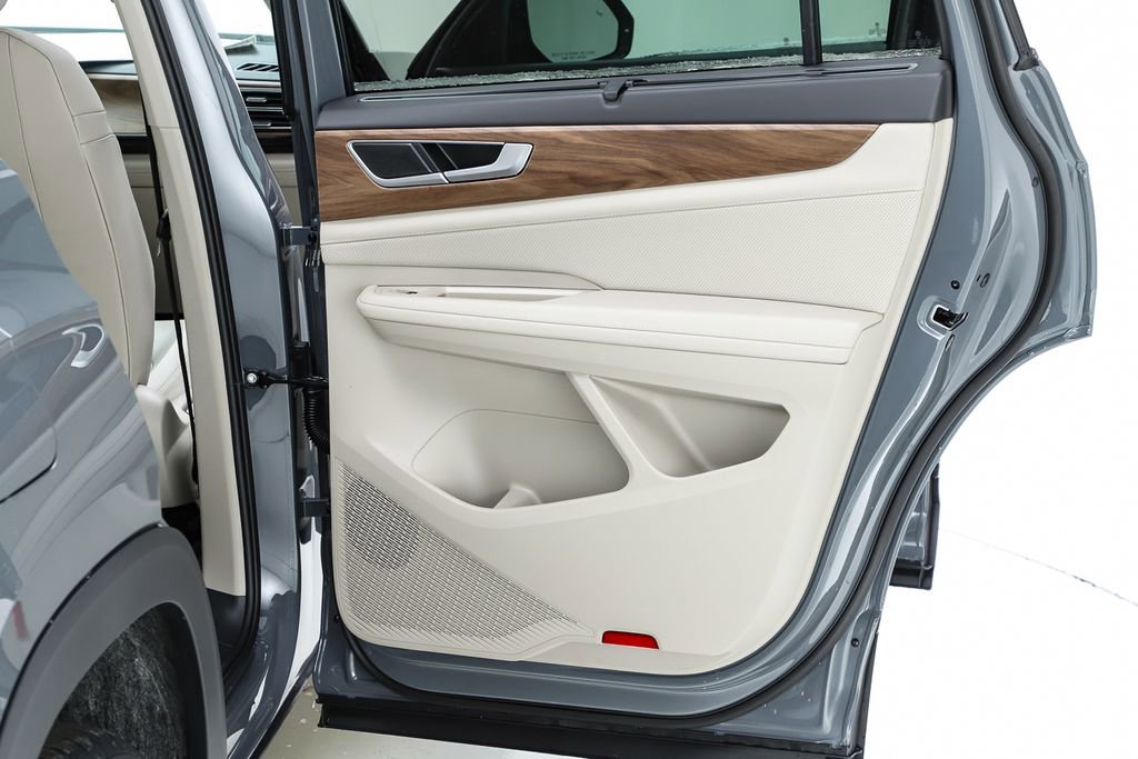 New 2026 Volkswagen Atlas SE image 70