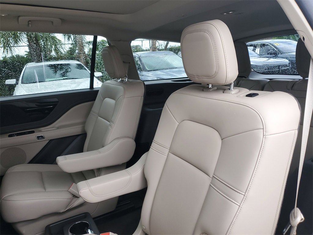 Certified 2023 Lincoln Aviator 2WD w/ Premium Package image 12
