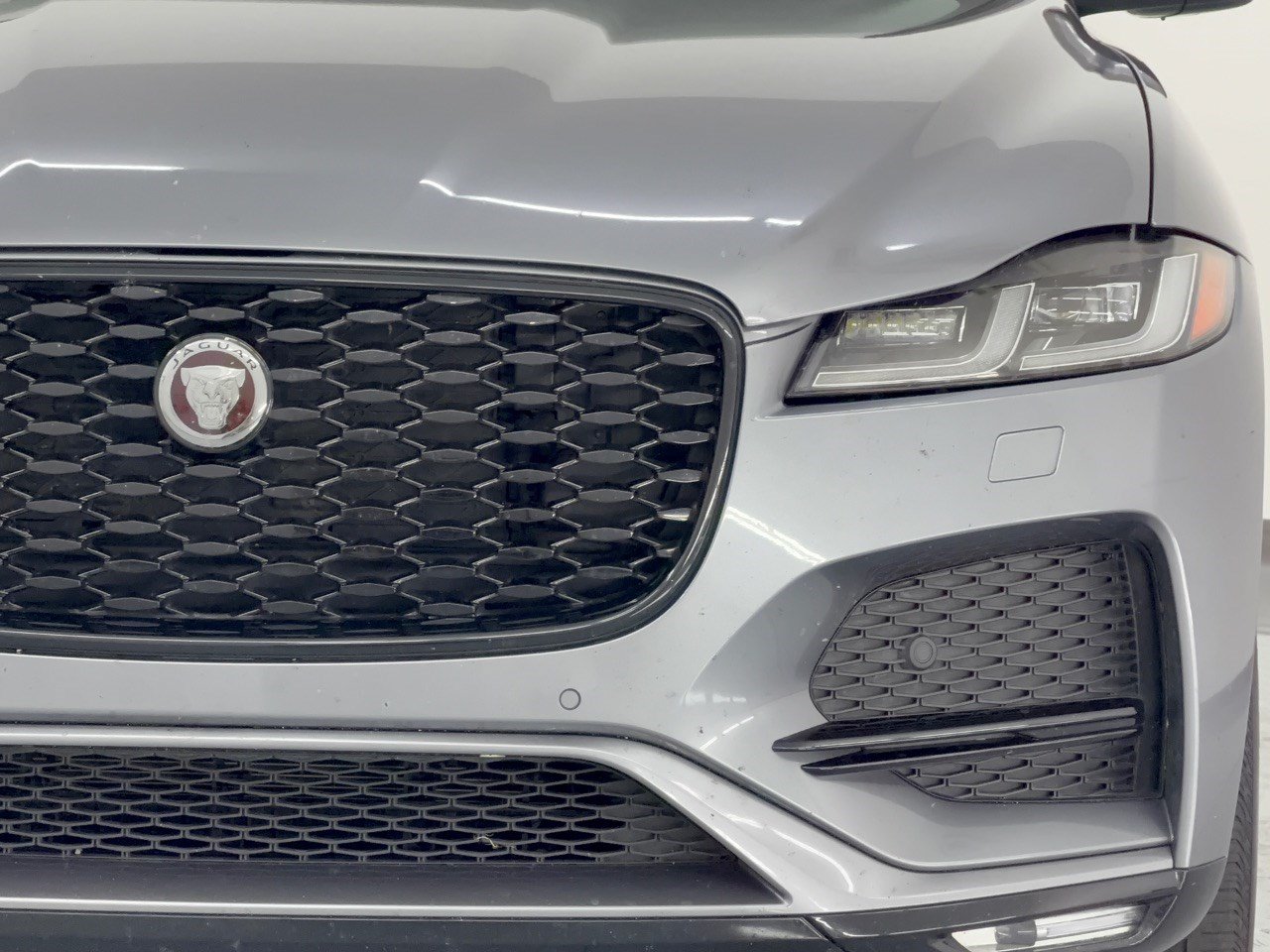 Used 2023 Jaguar F-PACE S AWD/4WD image 12