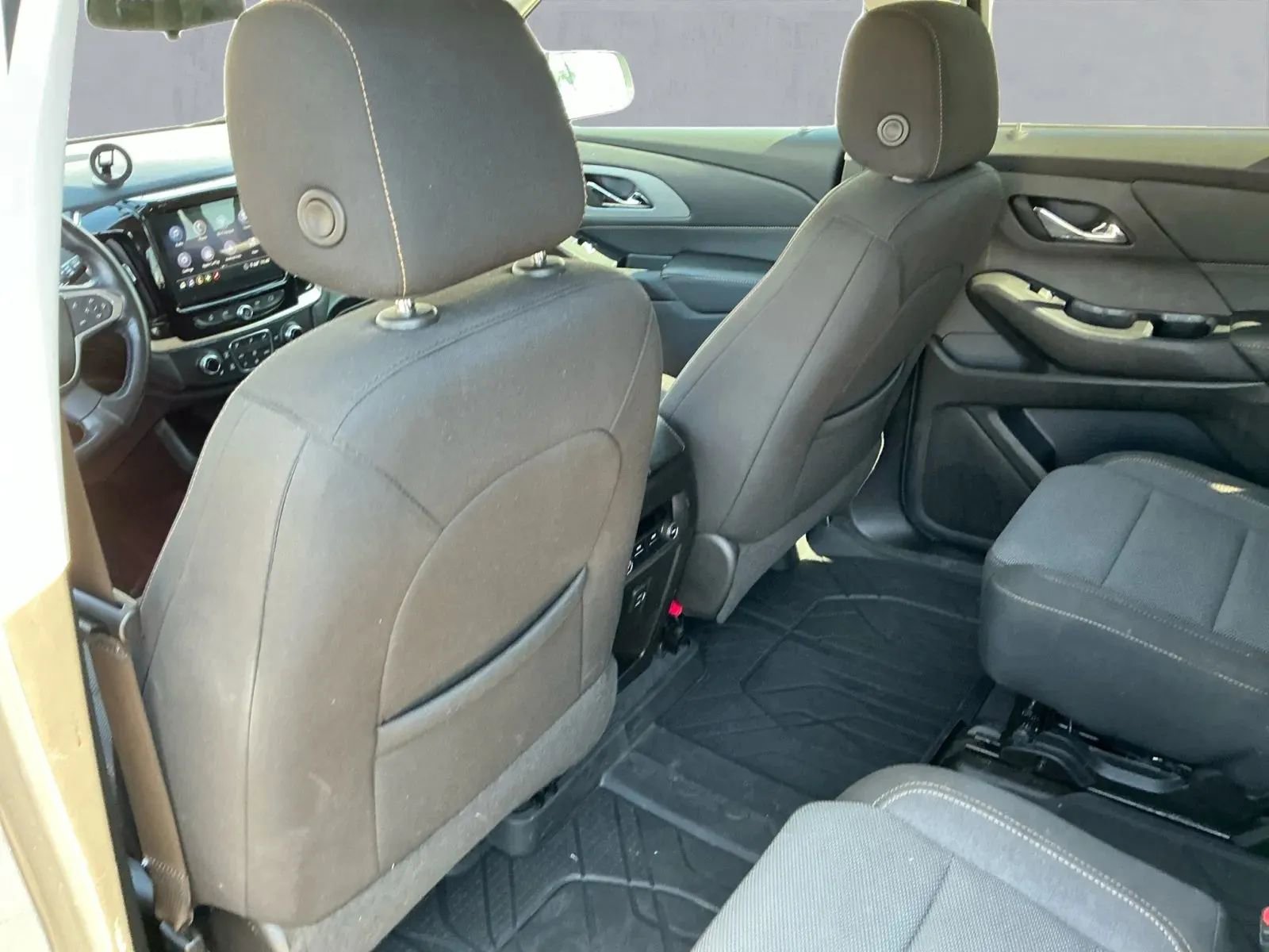 Used 2021 Chevrolet Traverse LT image 15